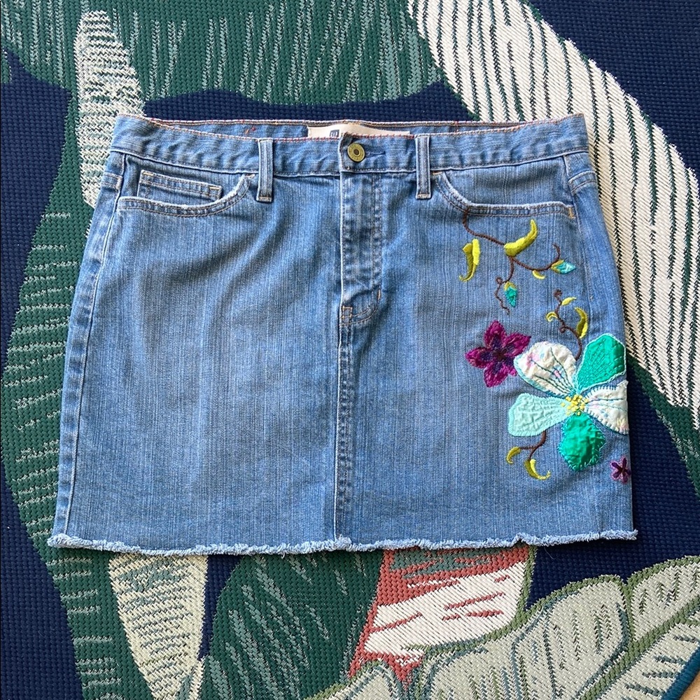 GAP STRETCH JEAN SKIRT SIZE 12